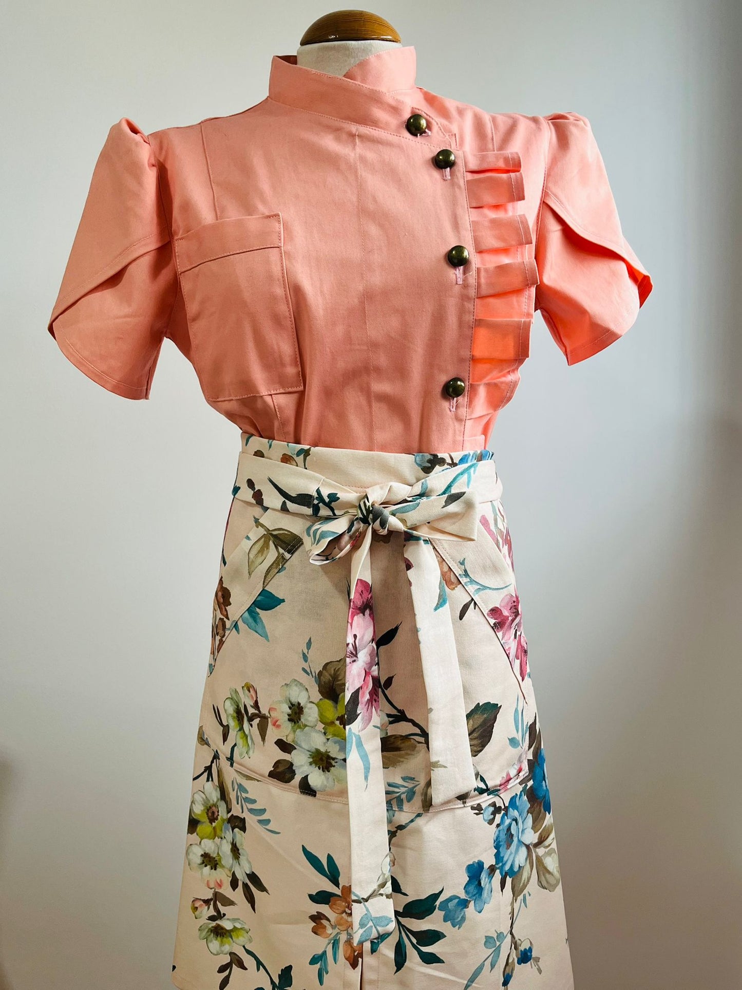 Conjunto Chaquetilla Nélida + Delantal Floral