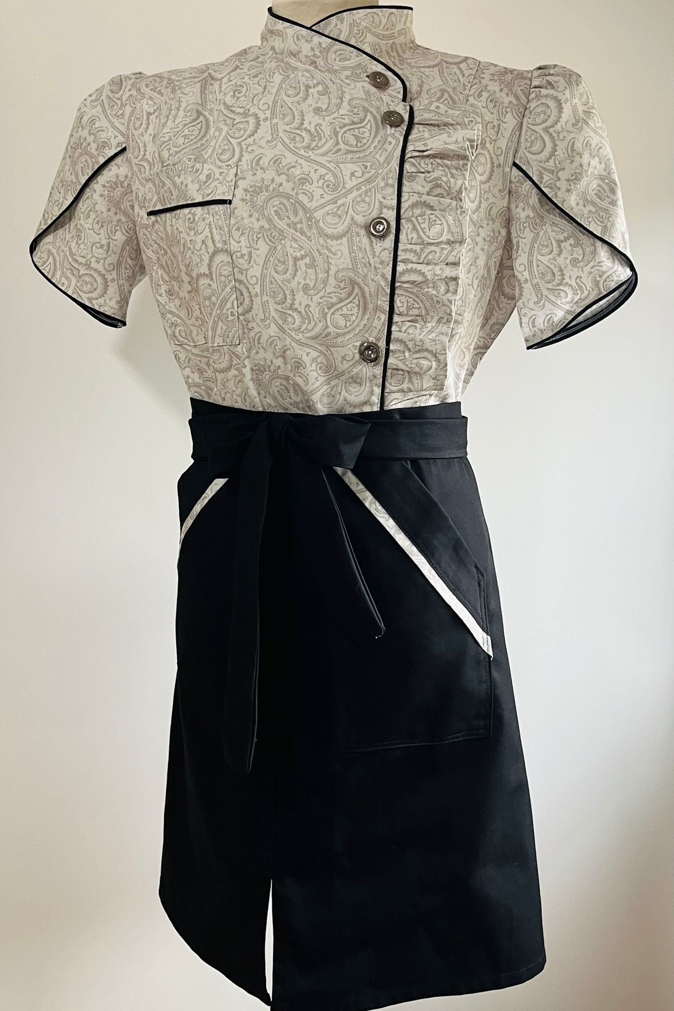 Conjunto Chaquetilla Nélida + Delantal a juego