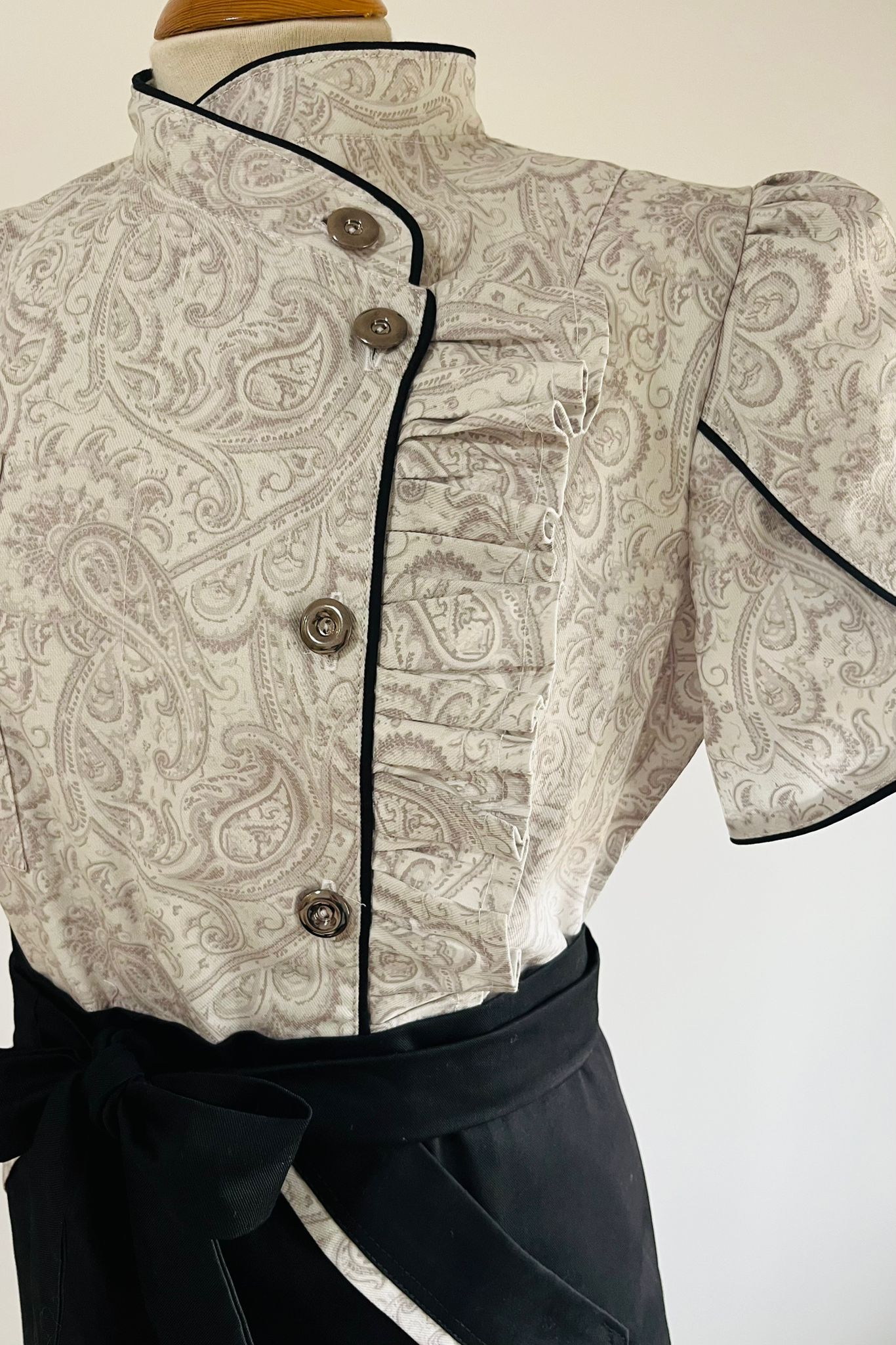 Conjunto Chaquetilla Nélida + Delantal a juego